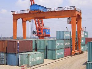דגם U עגורן מכולות Gantry עם זיז, מפזר